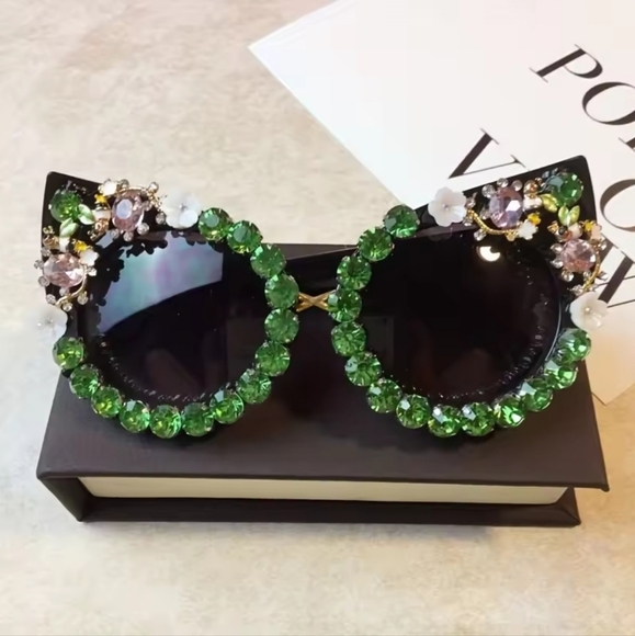 Cat Rhinestone Sunglasses - Picture 2 of 4
